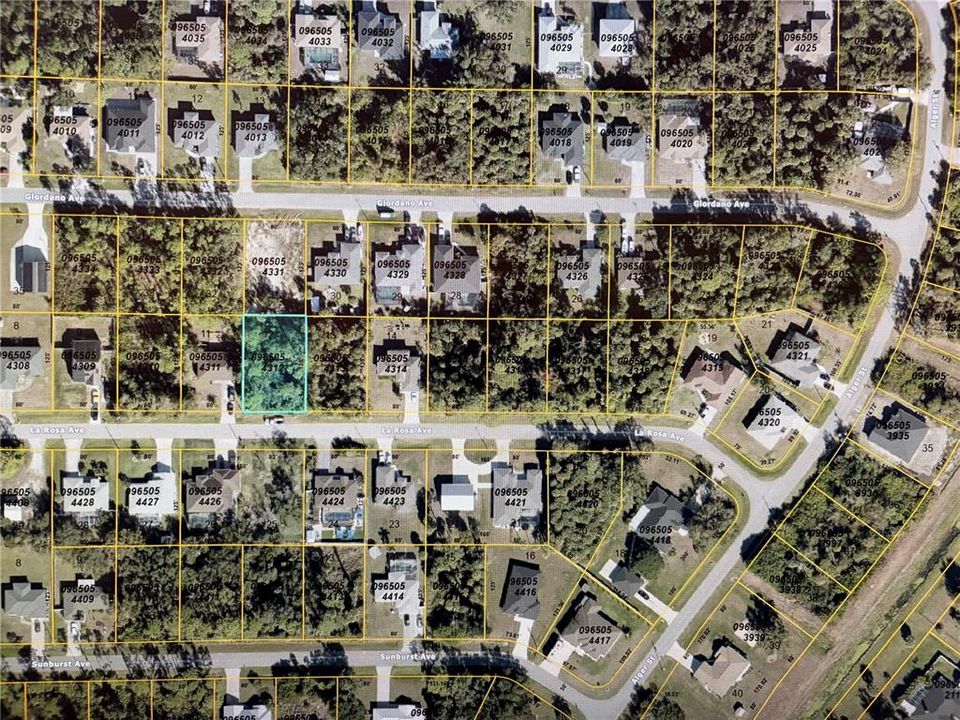 На продажу: $29,000 (0.23 acres)