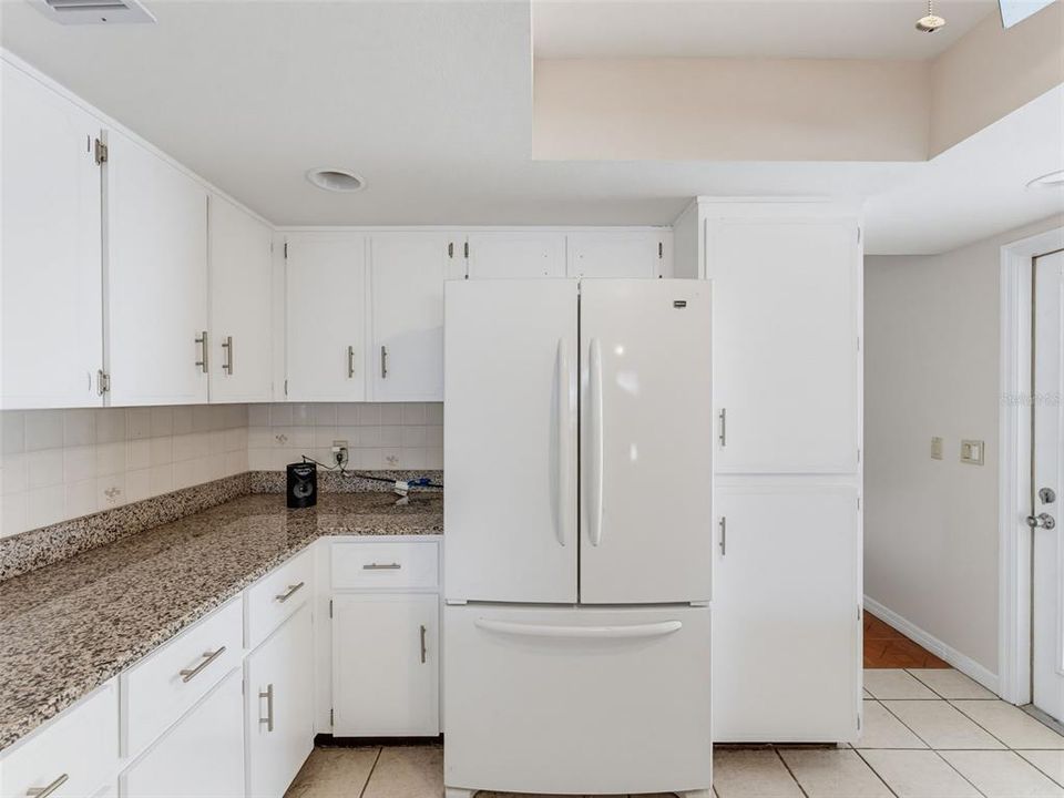 На продажу: $249,900 (3 спален, 2 ванн, 1802 Квадратных фут)