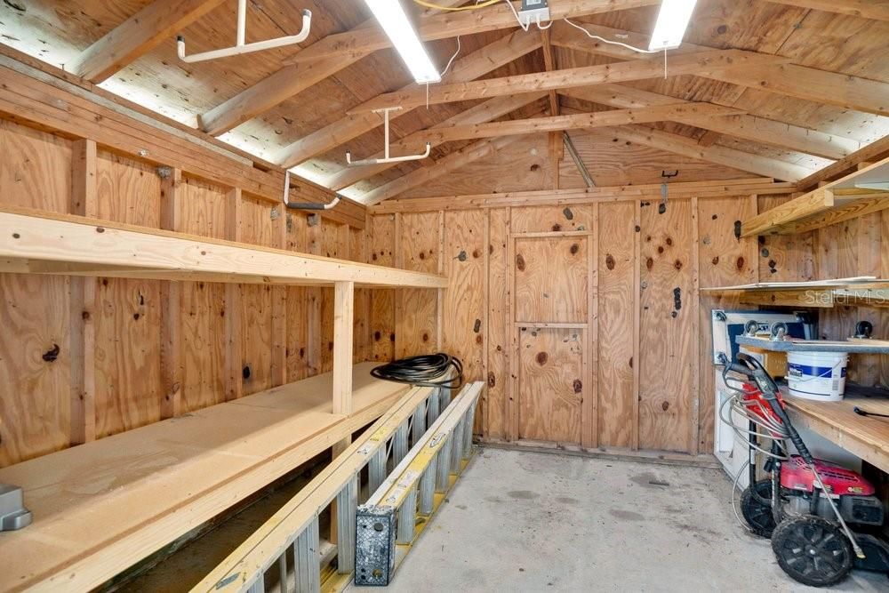На продажу: $329,900 (4 спален, 2 ванн, 1887 Квадратных фут)