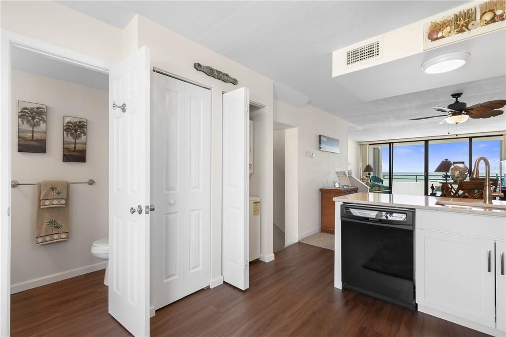 For Sale: $550,000 (2 beds, 1 baths, 1152 Square Feet)