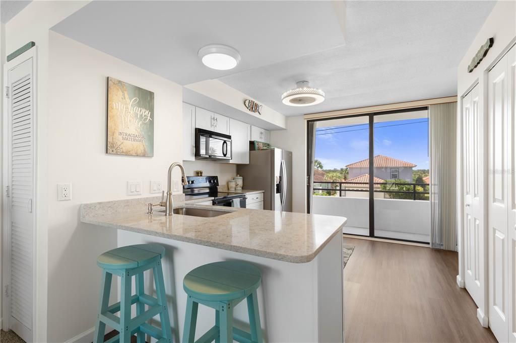 For Sale: $550,000 (2 beds, 1 baths, 1152 Square Feet)