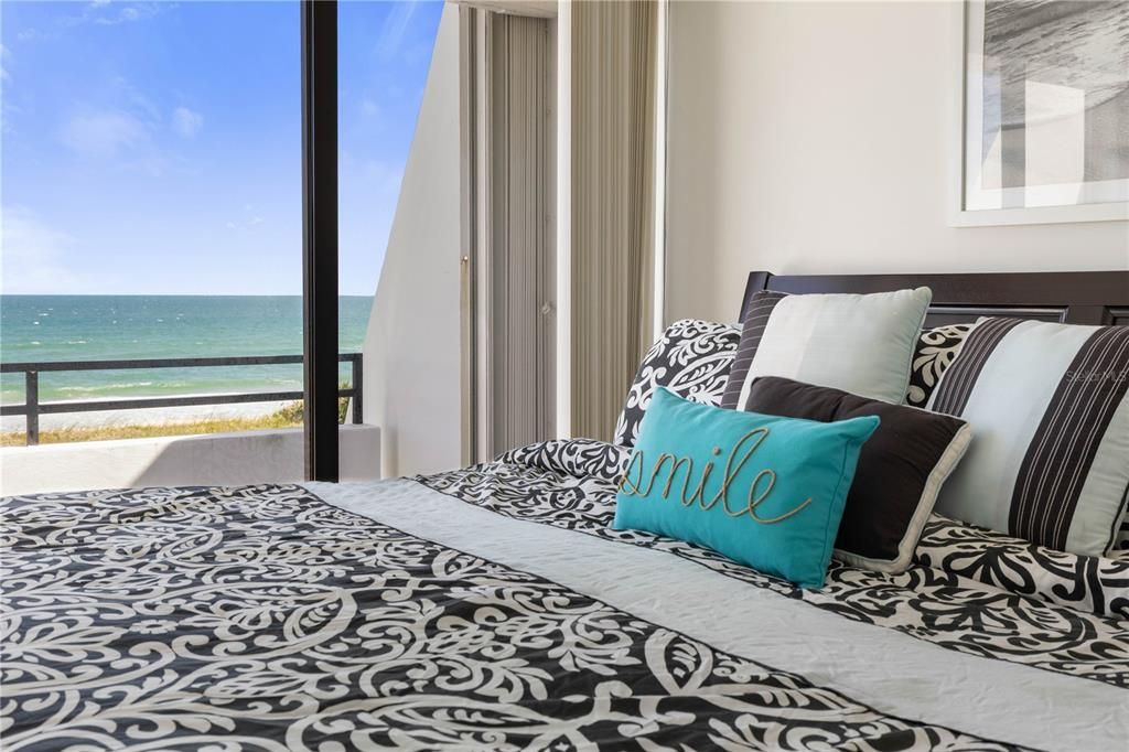 For Sale: $550,000 (2 beds, 1 baths, 1152 Square Feet)