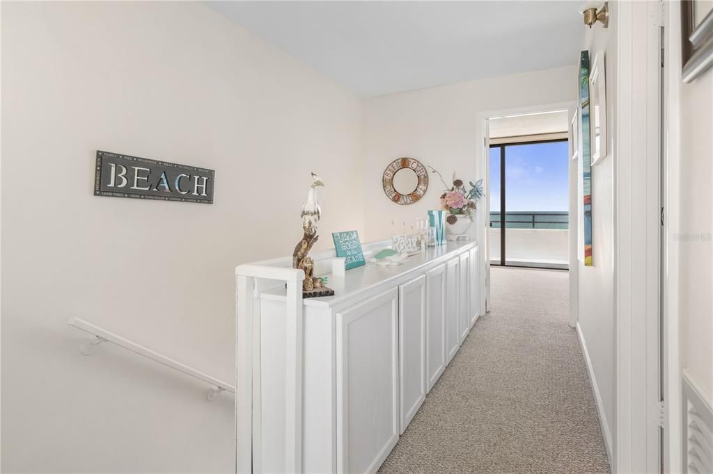 For Sale: $550,000 (2 beds, 1 baths, 1152 Square Feet)