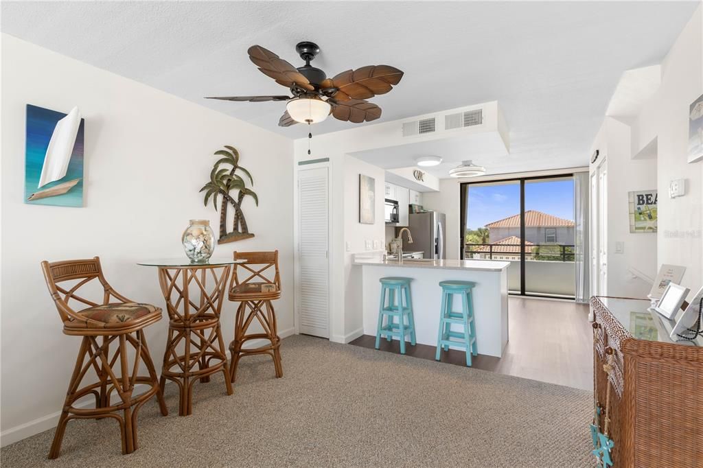 For Sale: $550,000 (2 beds, 1 baths, 1152 Square Feet)