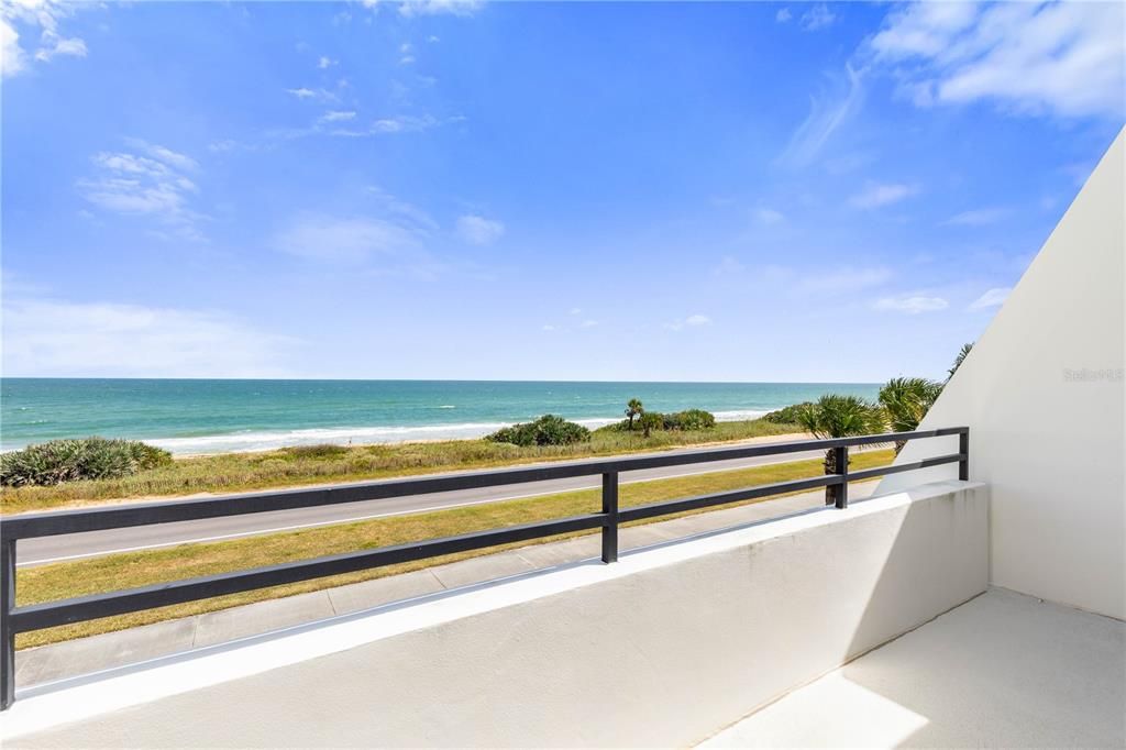 For Sale: $550,000 (2 beds, 1 baths, 1152 Square Feet)