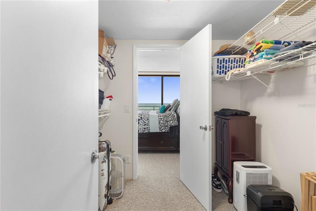 For Sale: $550,000 (2 beds, 1 baths, 1152 Square Feet)