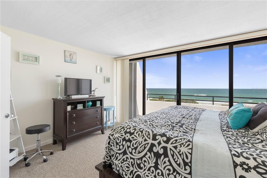 For Sale: $550,000 (2 beds, 1 baths, 1152 Square Feet)