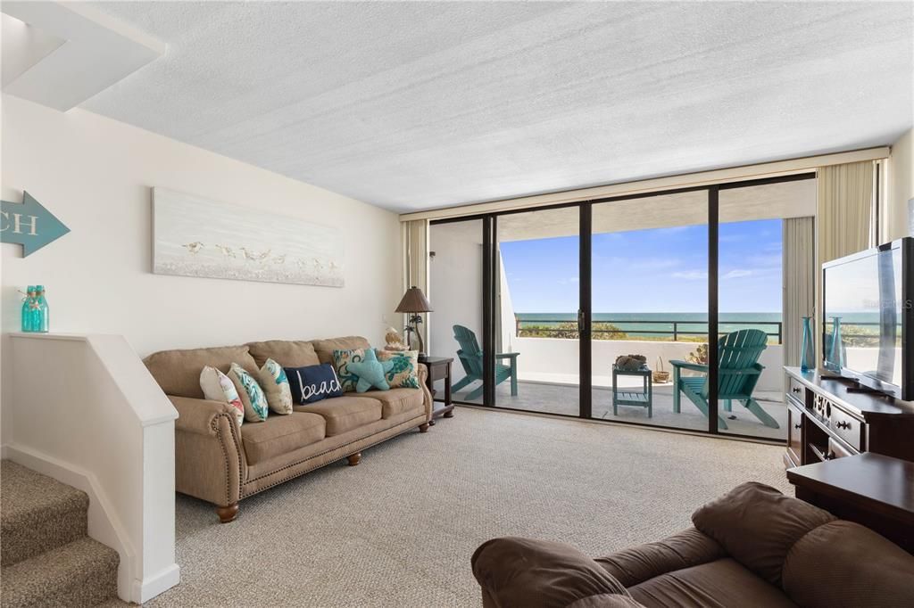 For Sale: $550,000 (2 beds, 1 baths, 1152 Square Feet)