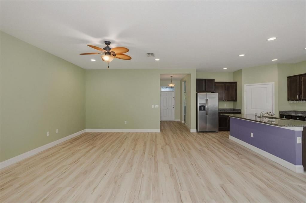 En Venta: $310,000 (3 camas, 2 baños, 1662 Pies cuadrados)
