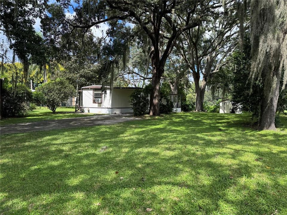 For Sale: $125,000 (2 beds, 1 baths, 784 Square Feet)