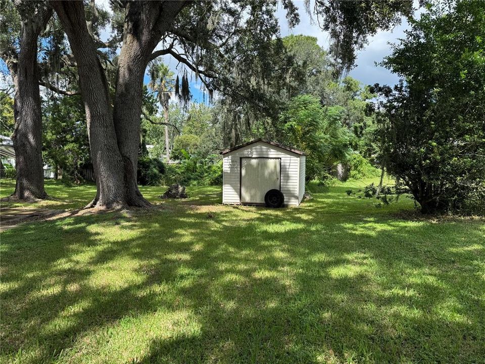 For Sale: $125,000 (2 beds, 1 baths, 784 Square Feet)
