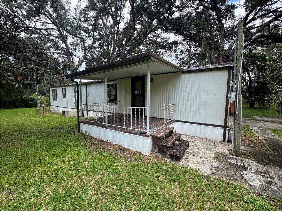 For Sale: $125,000 (2 beds, 1 baths, 784 Square Feet)