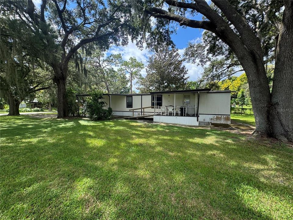 For Sale: $125,000 (2 beds, 1 baths, 784 Square Feet)
