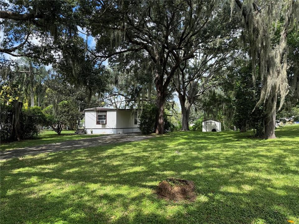 For Sale: $125,000 (2 beds, 1 baths, 784 Square Feet)