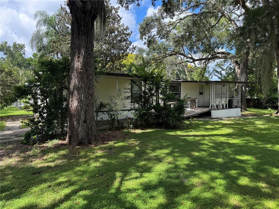 For Sale: $125,000 (2 beds, 1 baths, 784 Square Feet)