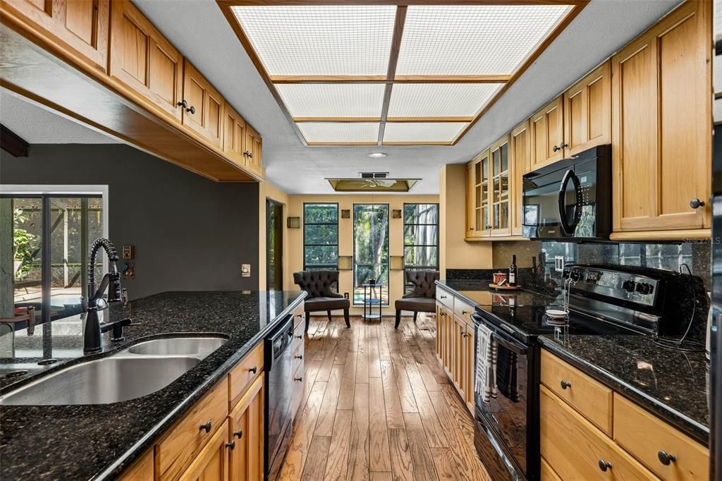 En Venta: $625,000 (3 camas, 2 baños, 2068 Pies cuadrados)