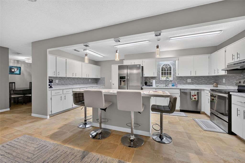 На продажу: $195,000 (2 спален, 2 ванн, 1541 Квадратных фут)