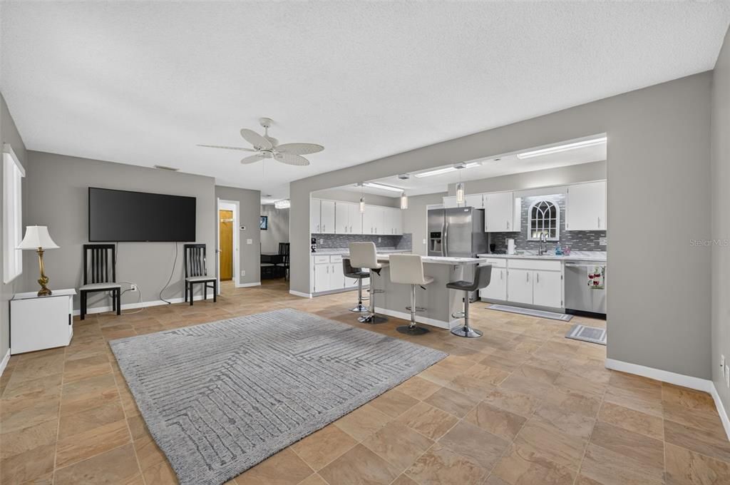 На продажу: $195,000 (2 спален, 2 ванн, 1541 Квадратных фут)