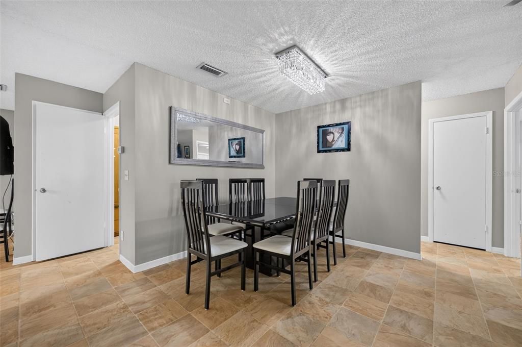 На продажу: $195,000 (2 спален, 2 ванн, 1541 Квадратных фут)