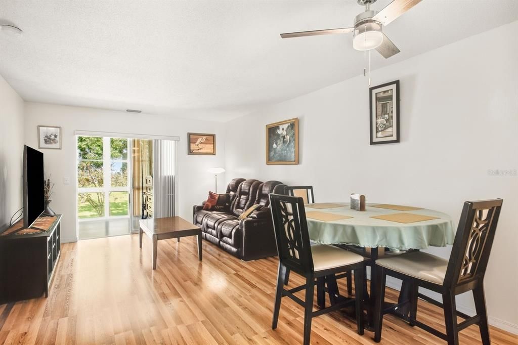 For Sale: $118,000 (1 beds, 1 baths, 725 Square Feet)