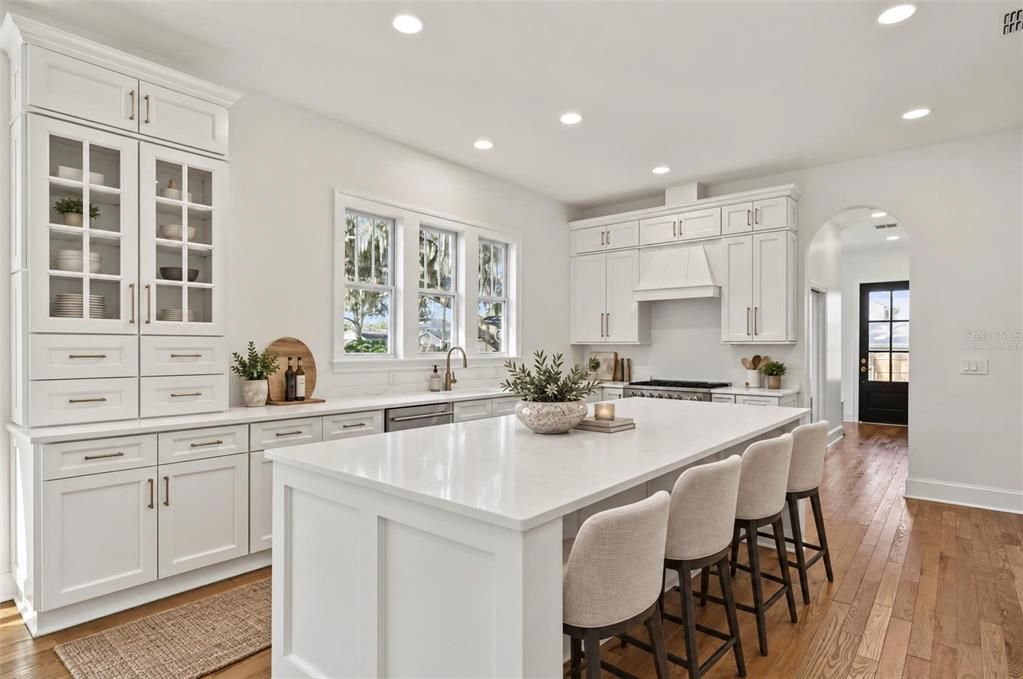 For Sale: $1,100,000 (3 beds, 2 baths, 1950 Square Feet)