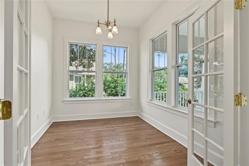 For Sale: $1,100,000 (3 beds, 2 baths, 1950 Square Feet)