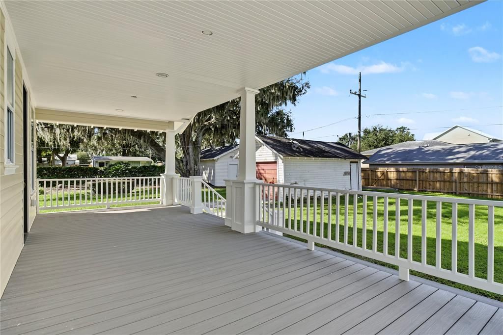 For Sale: $1,100,000 (3 beds, 2 baths, 1950 Square Feet)