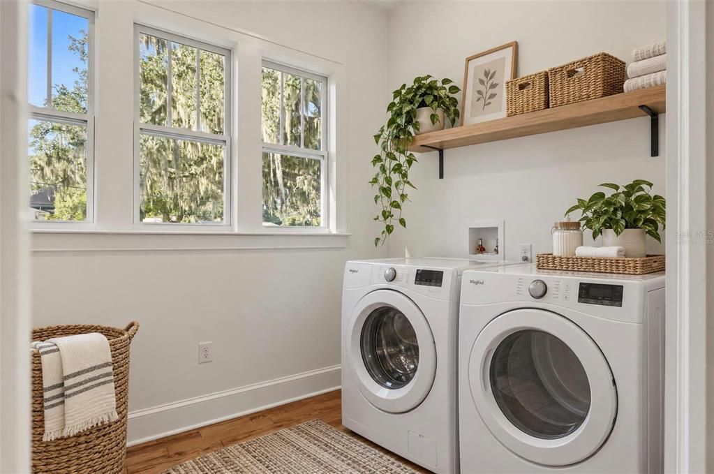 For Sale: $1,100,000 (3 beds, 2 baths, 1950 Square Feet)