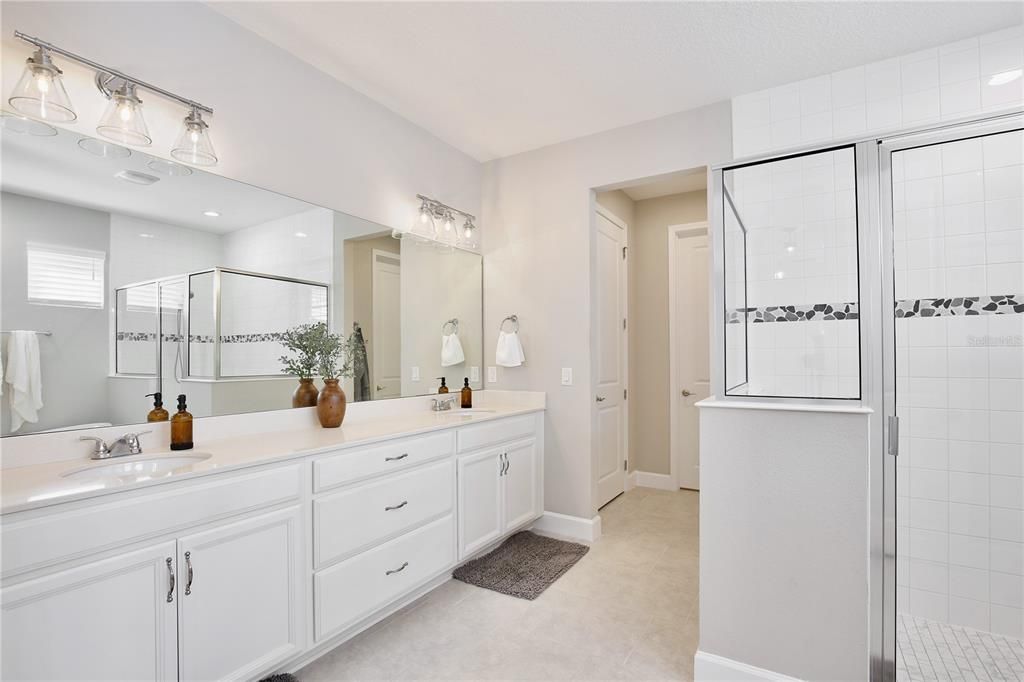 For Sale: $789,000 (3 beds, 2 baths, 1978 Square Feet)