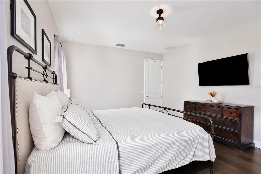 For Sale: $789,000 (3 beds, 2 baths, 1978 Square Feet)