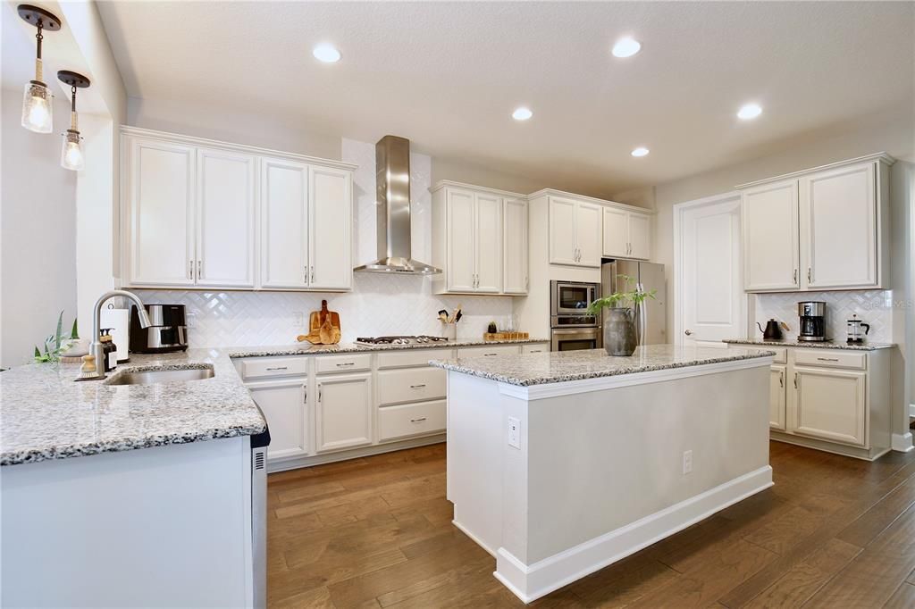 For Sale: $789,000 (3 beds, 2 baths, 1978 Square Feet)