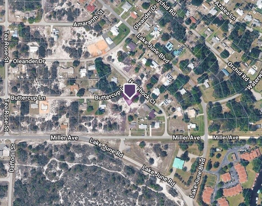 На продажу: $18,500 (0.27 acres)