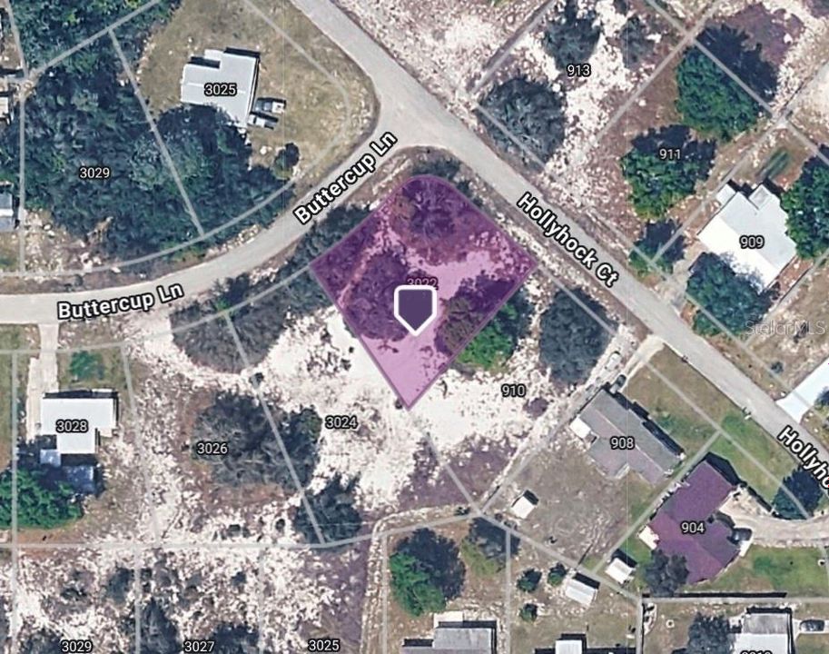 На продажу: $18,500 (0.27 acres)