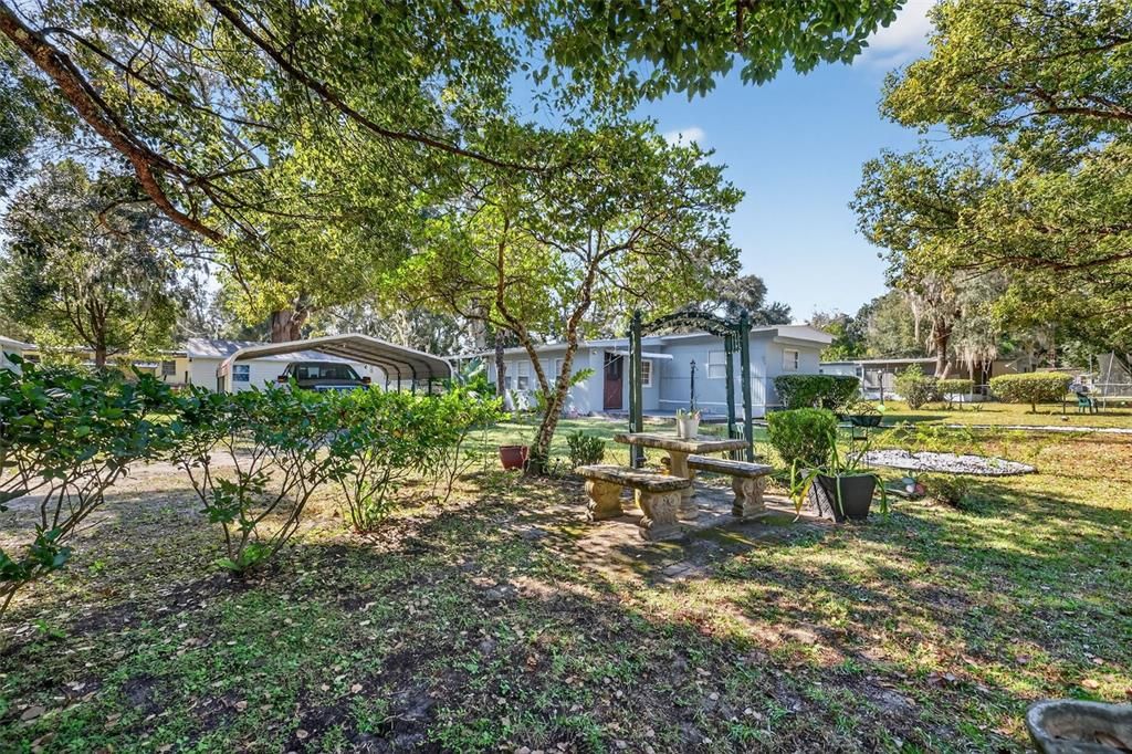 For Sale: $159,900 (2 beds, 2 baths, 792 Square Feet)