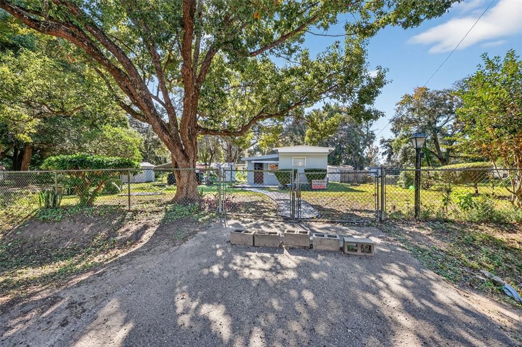 For Sale: $159,900 (2 beds, 2 baths, 792 Square Feet)