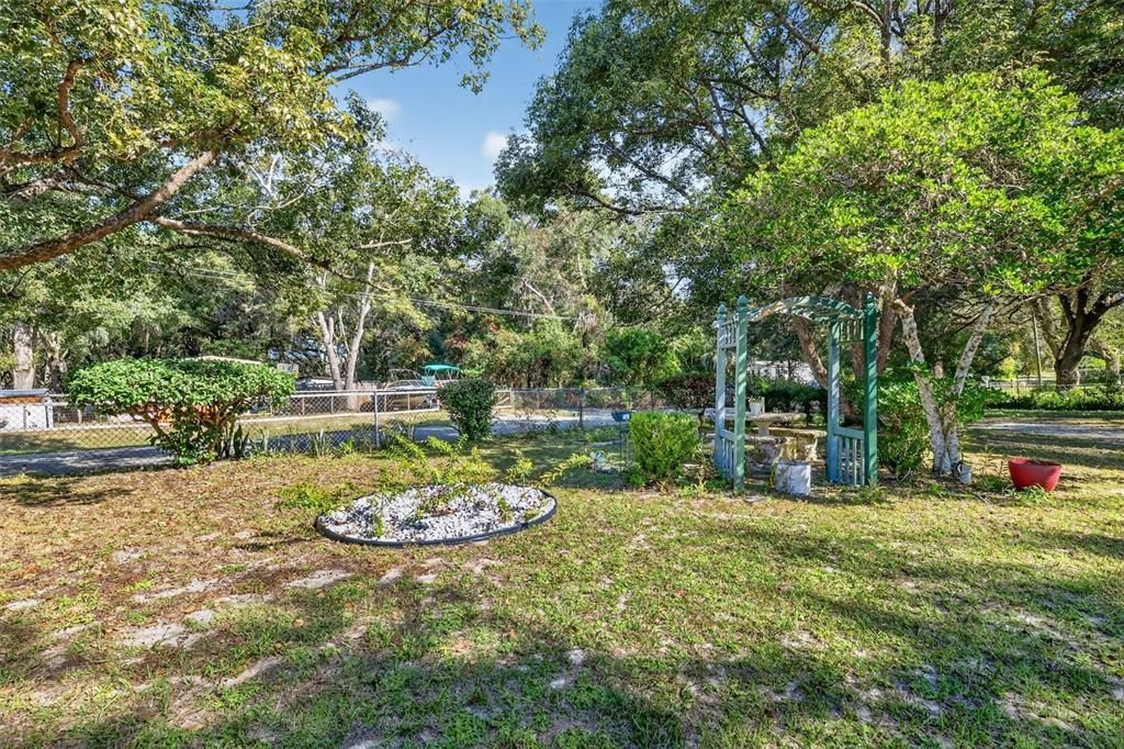 For Sale: $159,900 (2 beds, 2 baths, 792 Square Feet)