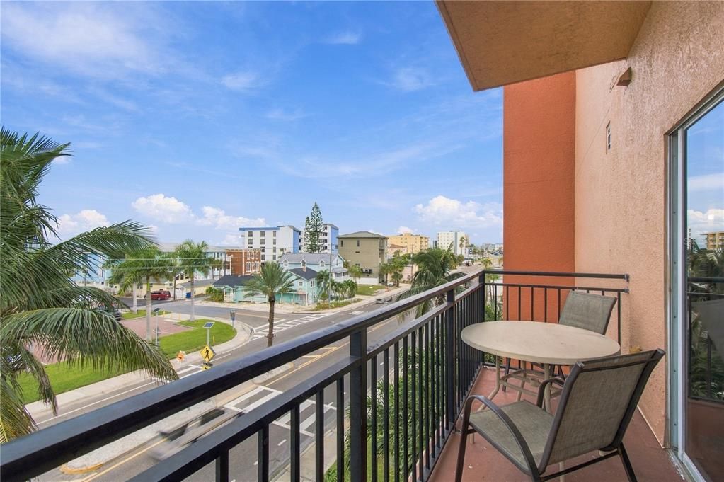 En Venta: $499,000 (2 camas, 2 baños, 767 Pies cuadrados)