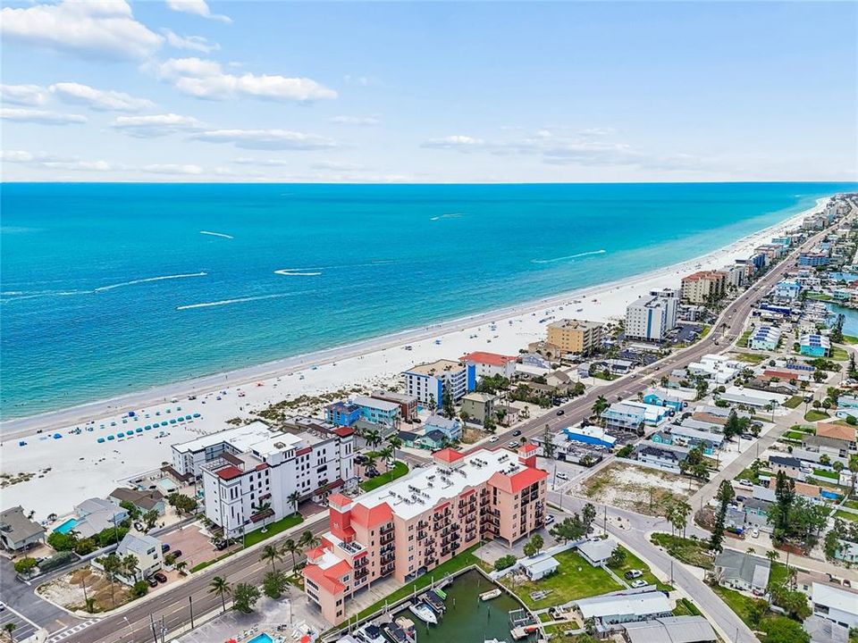 En Venta: $499,000 (2 camas, 2 baños, 767 Pies cuadrados)