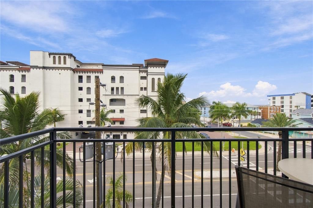 En Venta: $499,000 (2 camas, 2 baños, 767 Pies cuadrados)