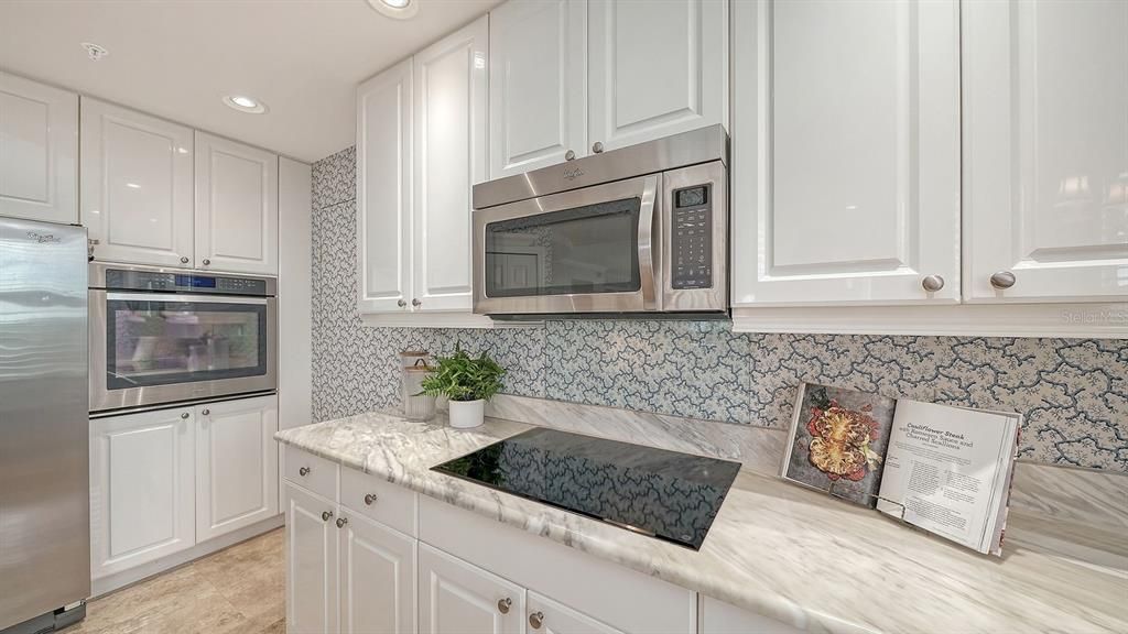 For Sale: $1,399,000 (3 beds, 3 baths, 2594 Square Feet)