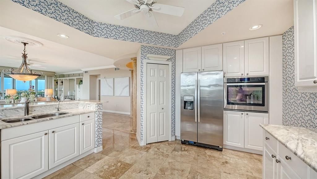 For Sale: $1,399,000 (3 beds, 3 baths, 2594 Square Feet)