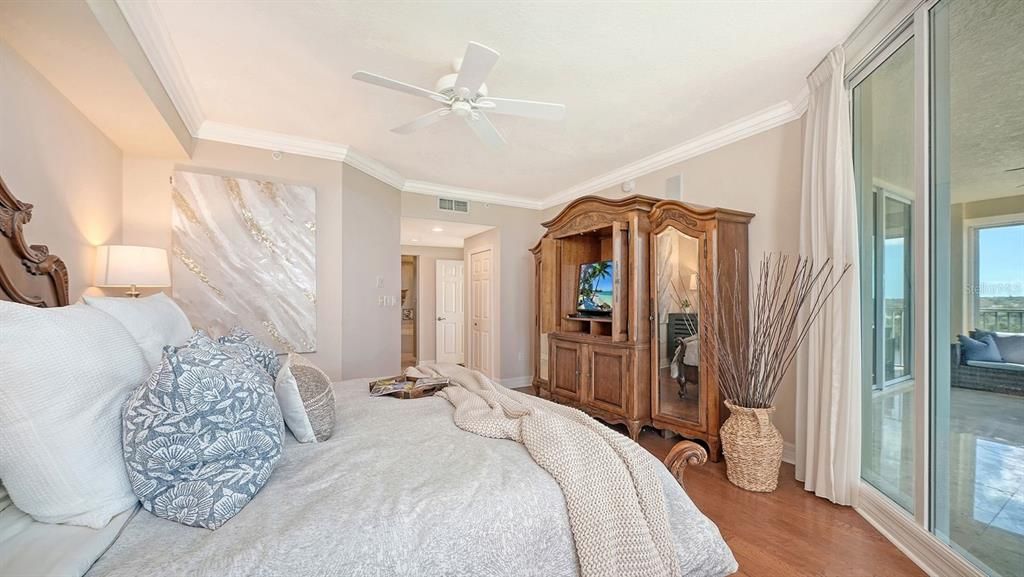 For Sale: $1,399,000 (3 beds, 3 baths, 2594 Square Feet)