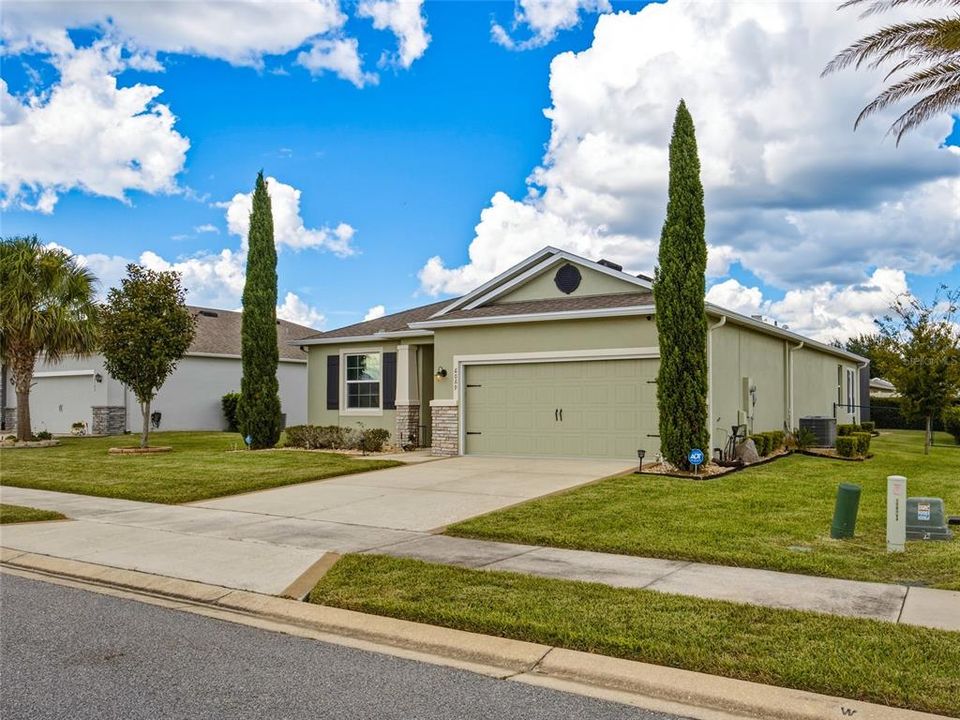 For Sale: $324,900 (3 beds, 2 baths, 1851 Square Feet)