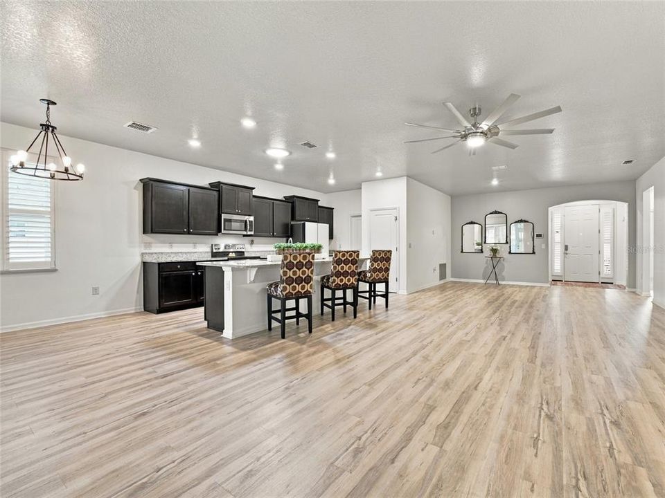 For Sale: $324,900 (3 beds, 2 baths, 1851 Square Feet)