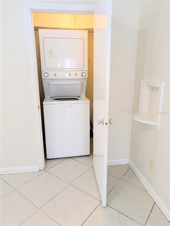 В аренду: $2,500 (2 спален, 1 ванн, 1364 Квадратных фут)