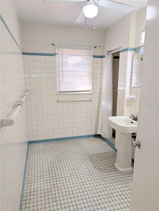 В аренду: $2,500 (2 спален, 1 ванн, 1364 Квадратных фут)