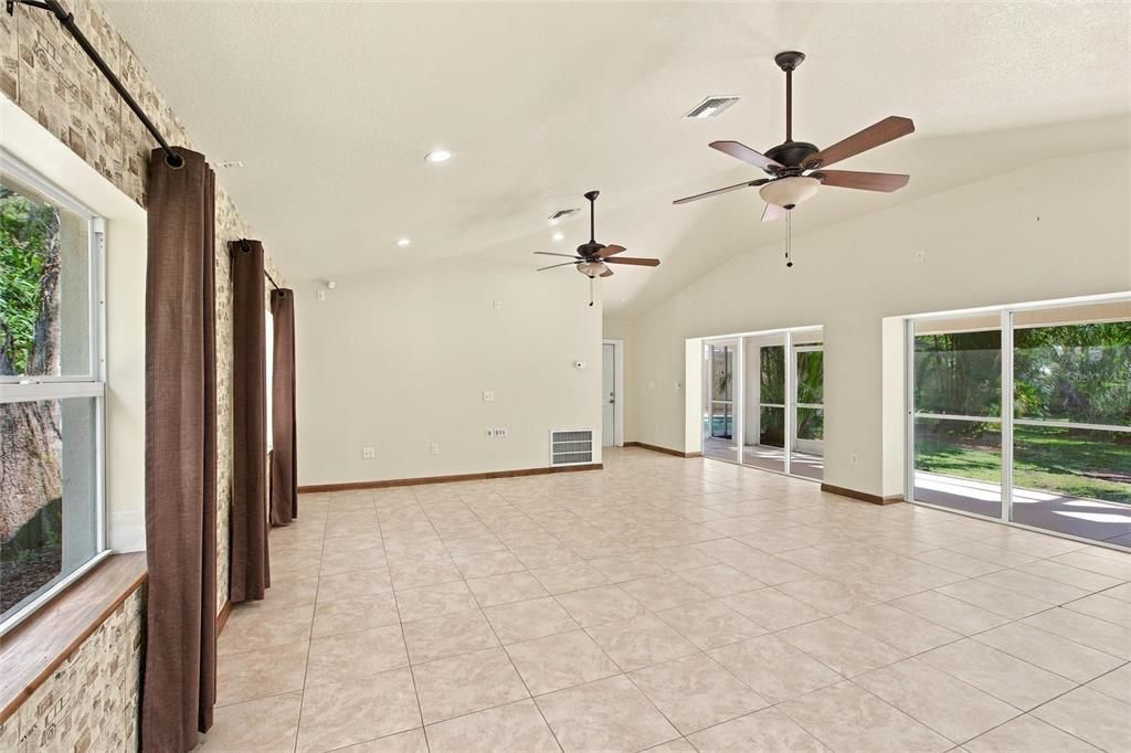 For Sale: $795,000 (3 beds, 2 baths, 2873 Square Feet)