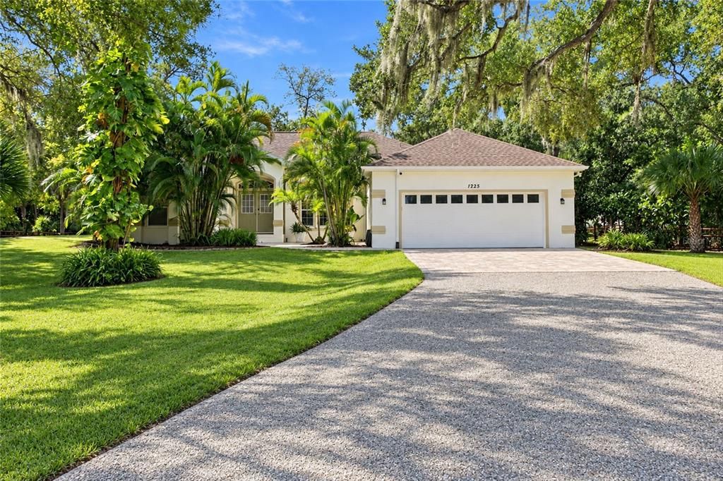 For Sale: $795,000 (3 beds, 2 baths, 2873 Square Feet)