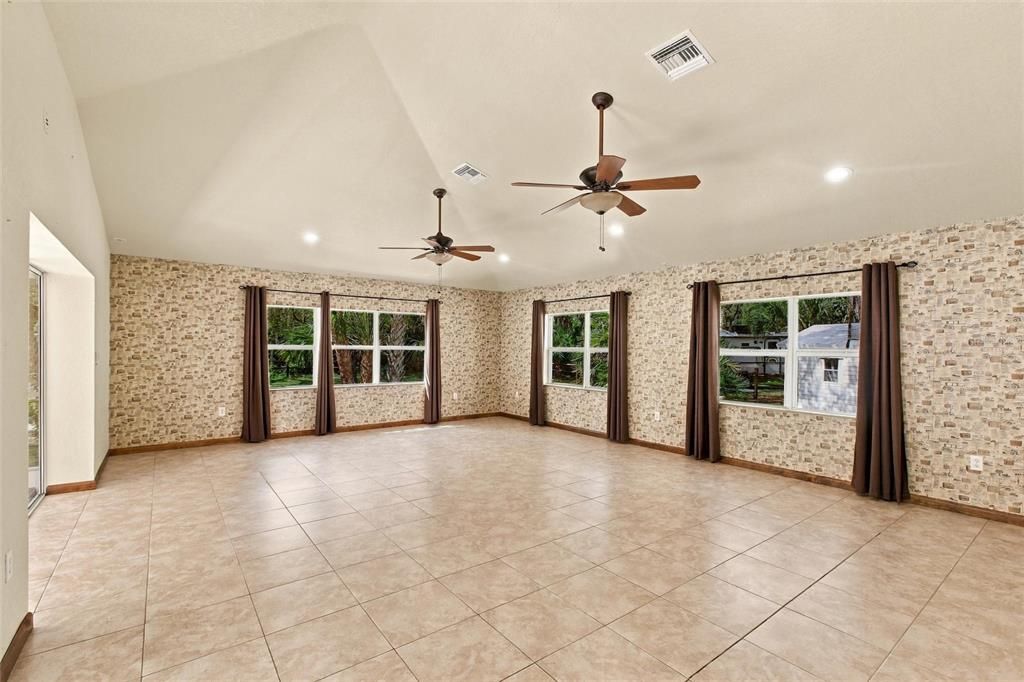 For Sale: $795,000 (3 beds, 2 baths, 2873 Square Feet)