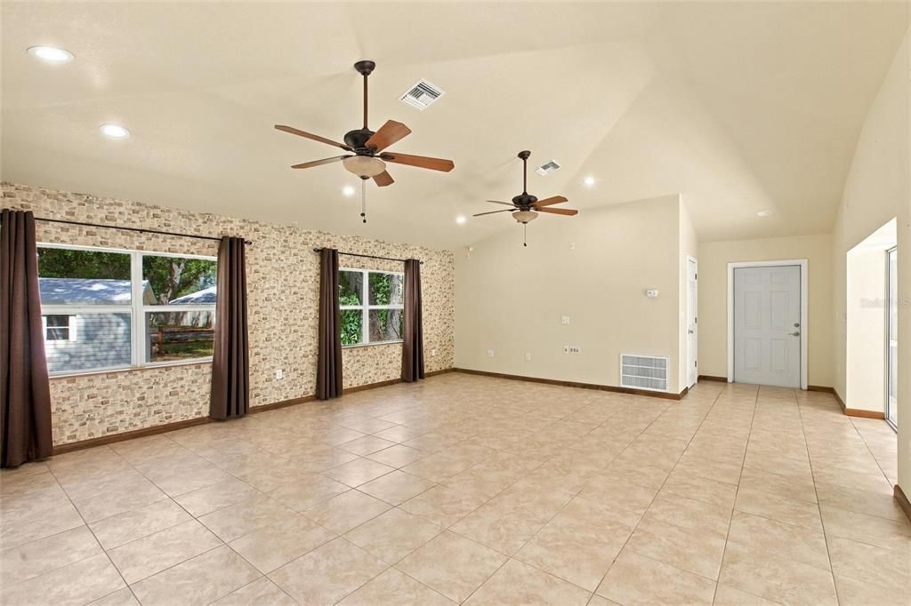 For Sale: $795,000 (3 beds, 2 baths, 2873 Square Feet)